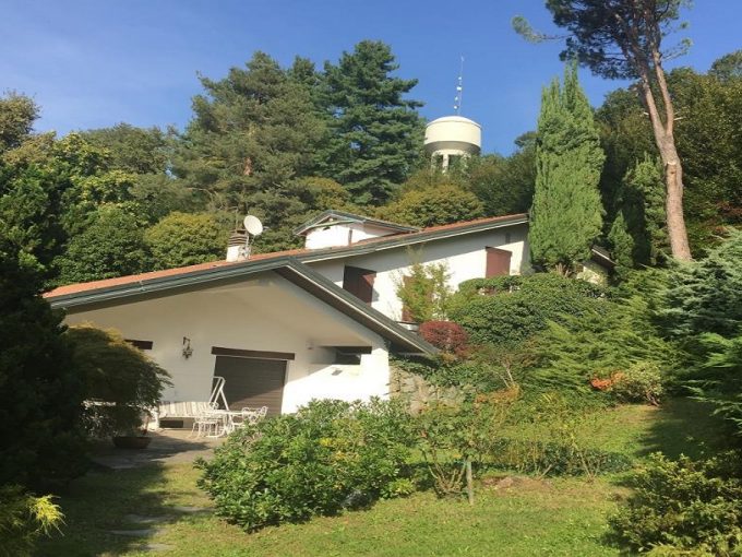 Villa for rent near Carimate Golf Club