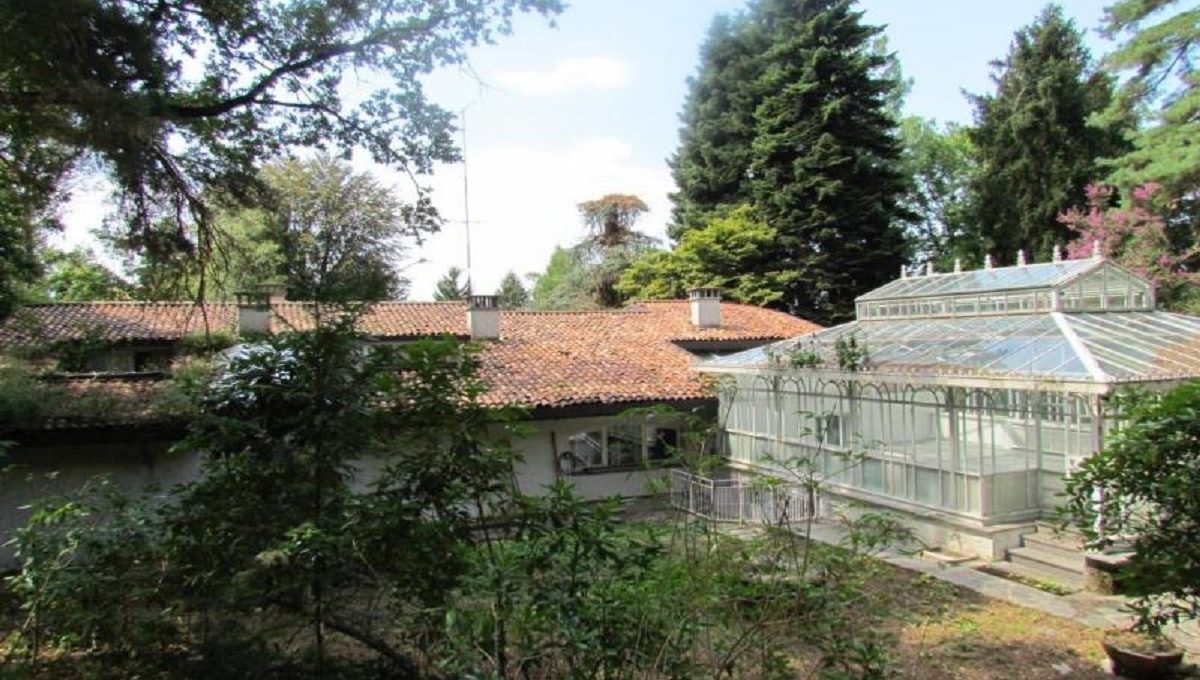 Villa in Carimate via Ronco 42  garden