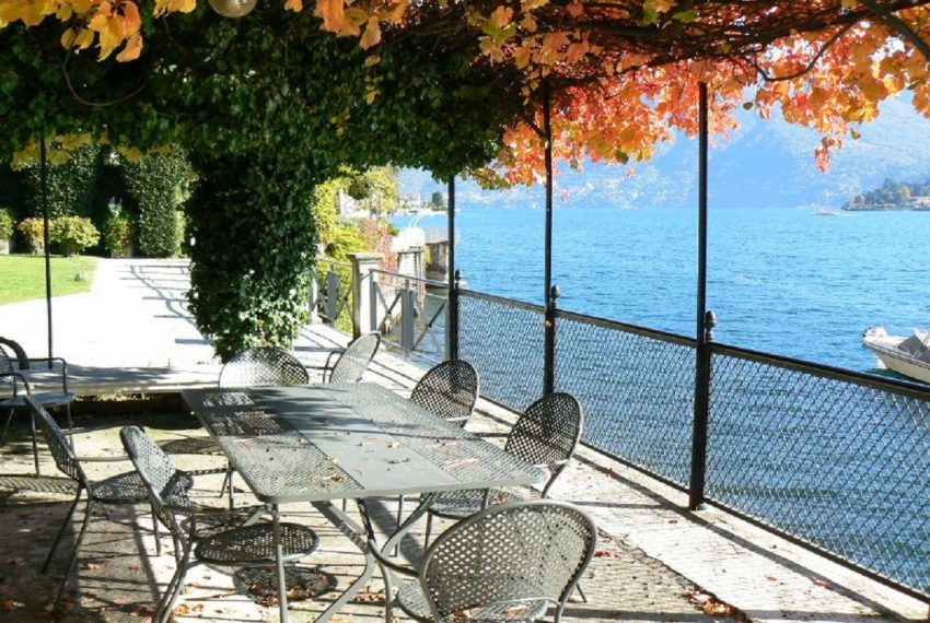 villa moltrasio for sale with swimming pool