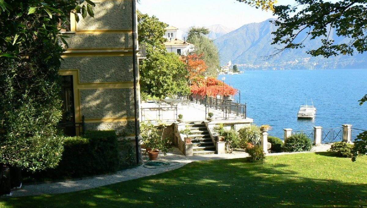 villa garden lake view