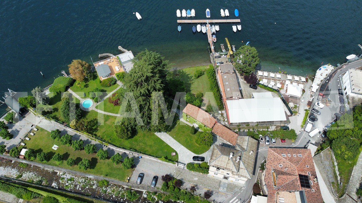 villa for sale lakefront como