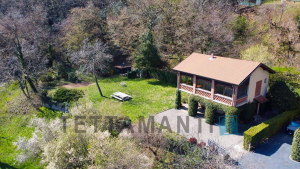 for sale villa with wonderul garden
