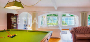 lake front villa for rent