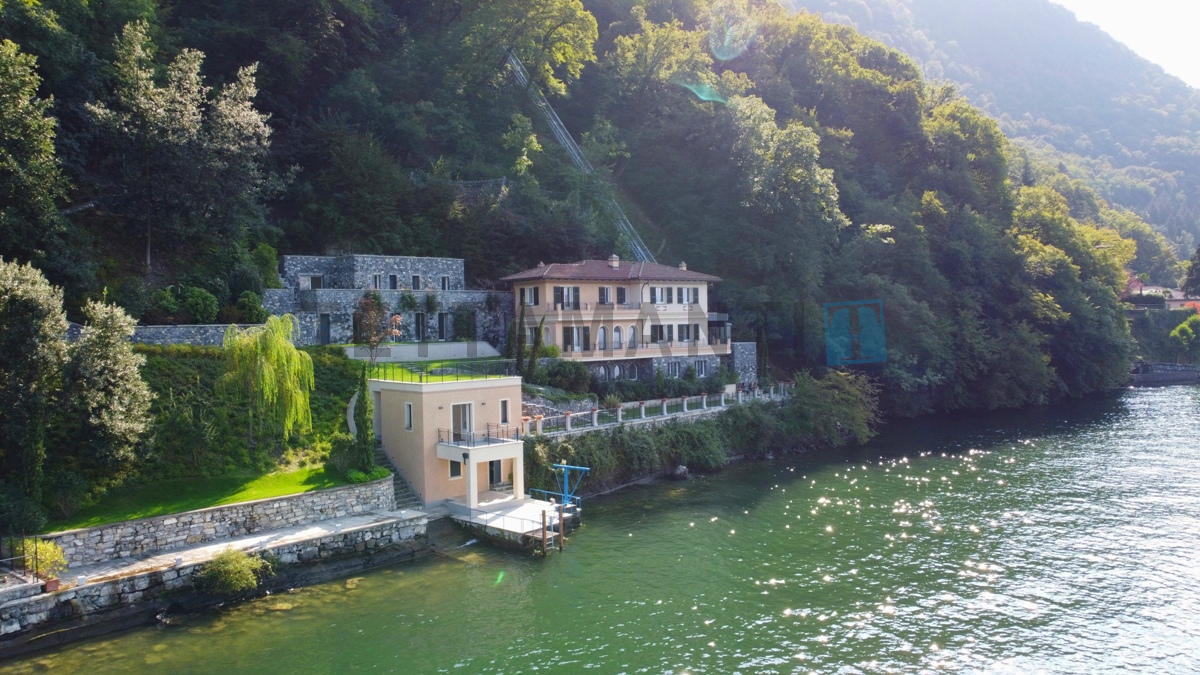 villa front lake como for sale luxury