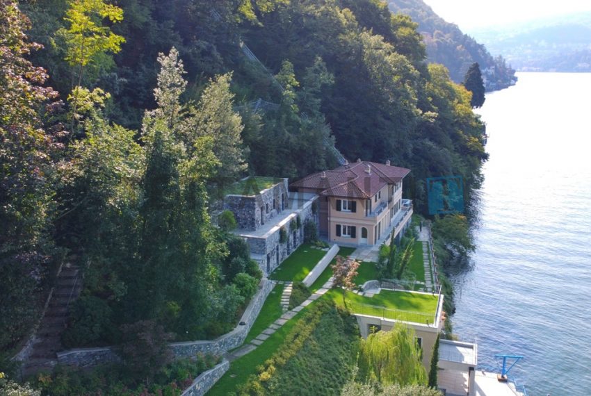 luxury property on the lake