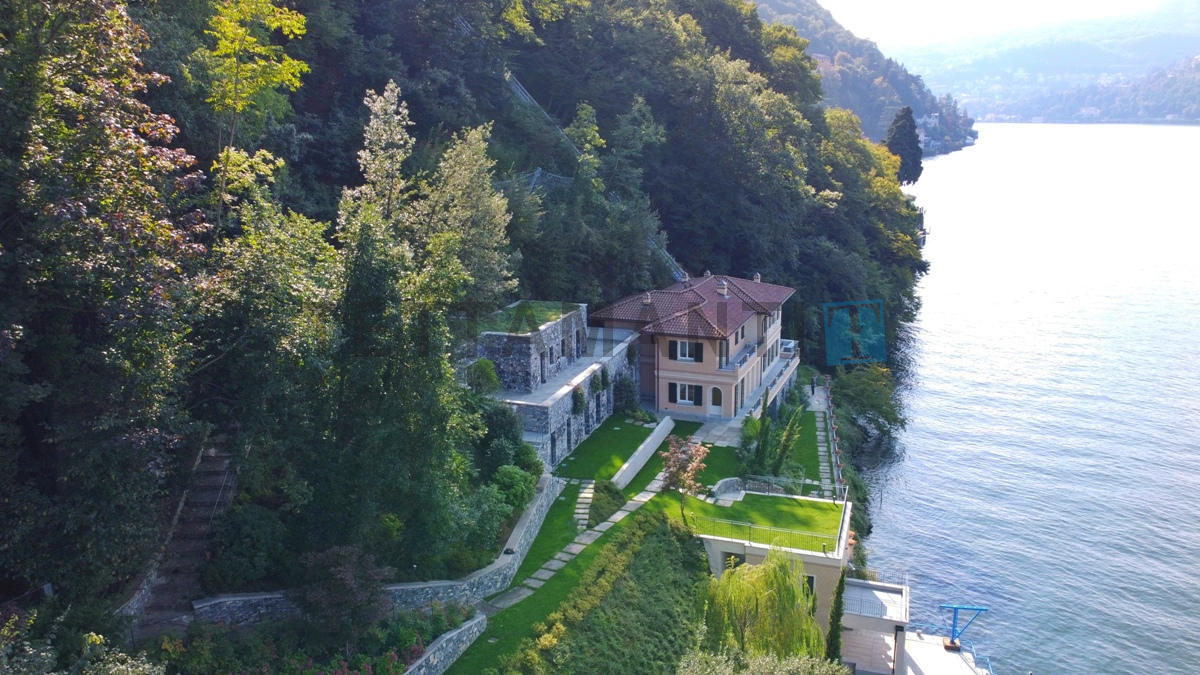 luxury property on the lake