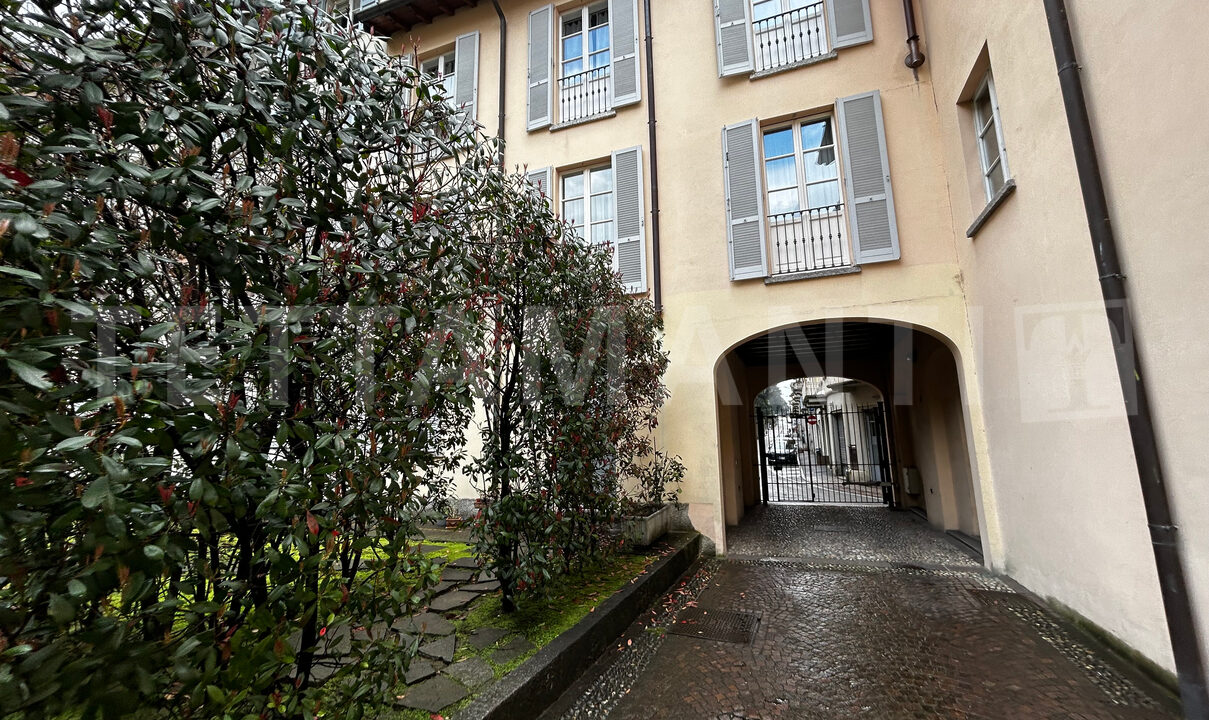 Como center apartment for sale