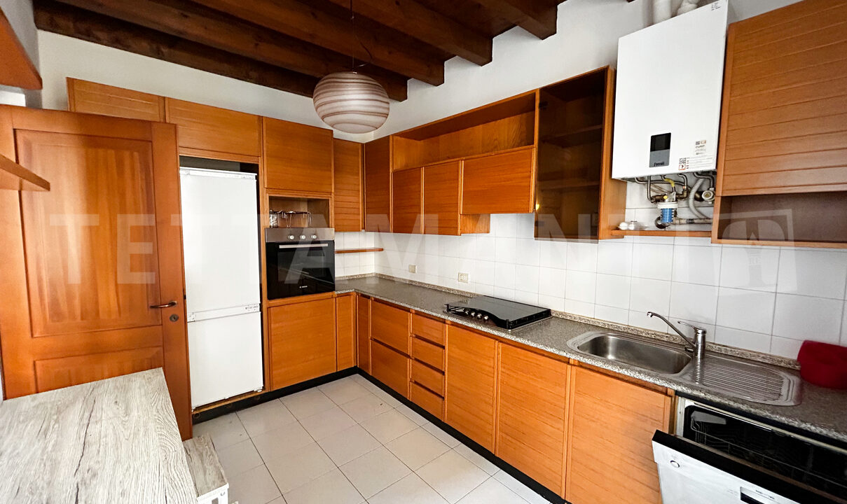 aComo center apartment for sale