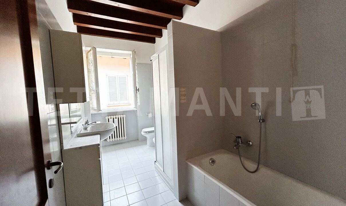 Como center apartment for sale