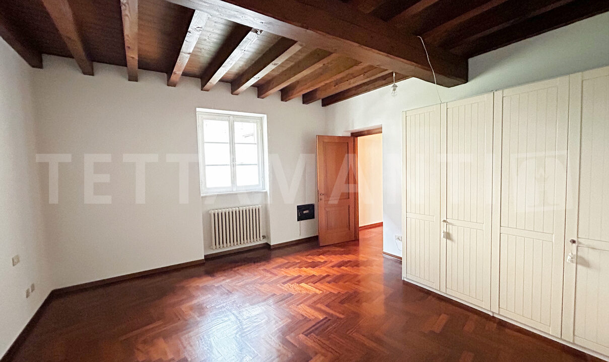 Como center apartment for sale