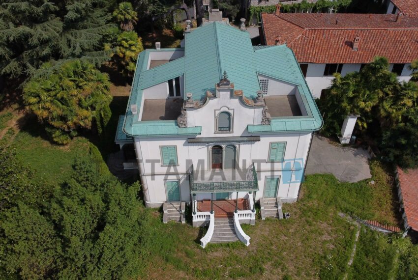 Villa Liberty for sale nearby Como