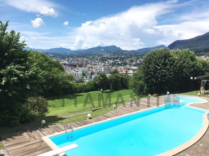 COMO - AMPLE VILLA WITH POOL
