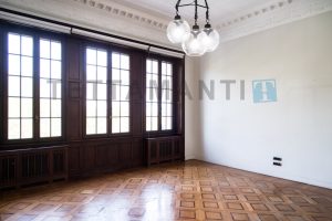bright room ample windows