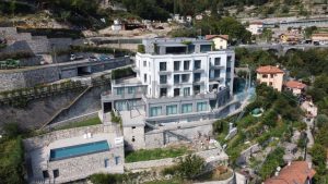 luxury apartment for rent carate urio