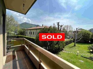 Como flat for sale