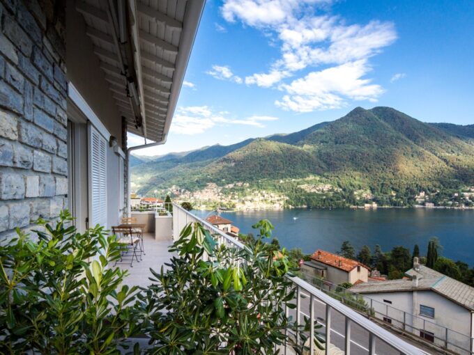 LAKE COMO MOLTRASIO LAKEVIEW MODERN APARTMENT