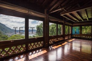 COMO - LAKEVIEW VILLA IN PRESTIGIOUS HILL