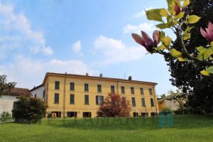 Lecco luxury mansion for sale