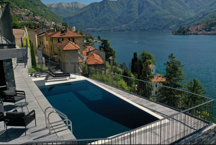 lake como swimming pool