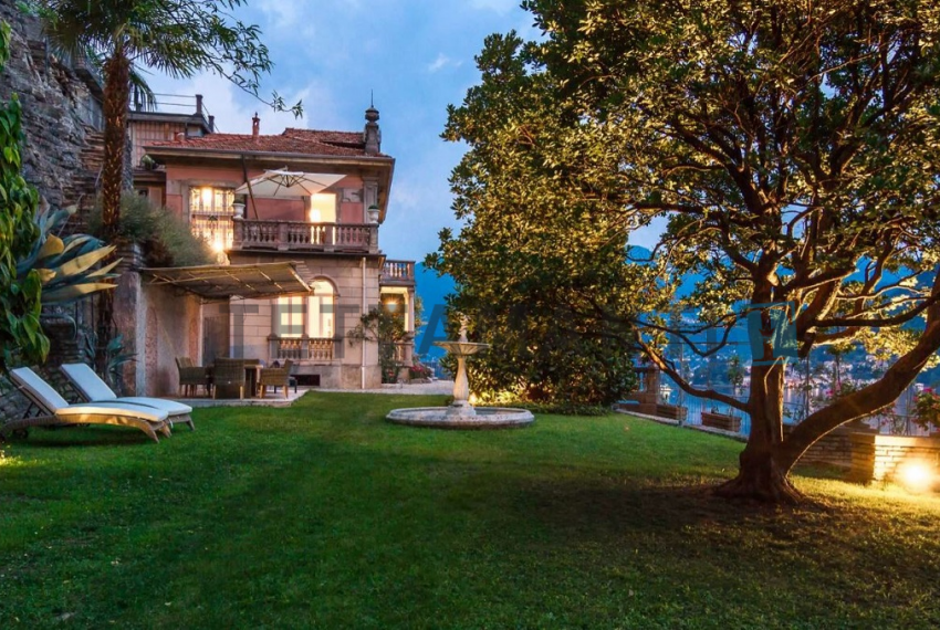 MOLTRASIO - LAKE VIEW VILLA with pool garden gym