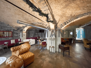 COMO CENTER - BUILDING FOR SALE