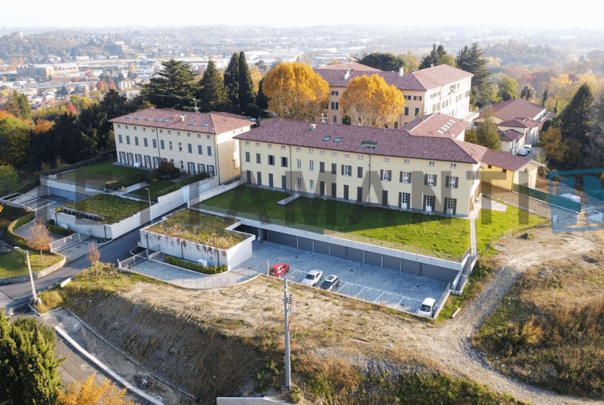 como apartment garden for sale