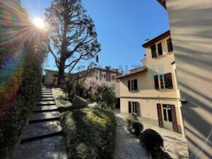 como villa with garden for sale
