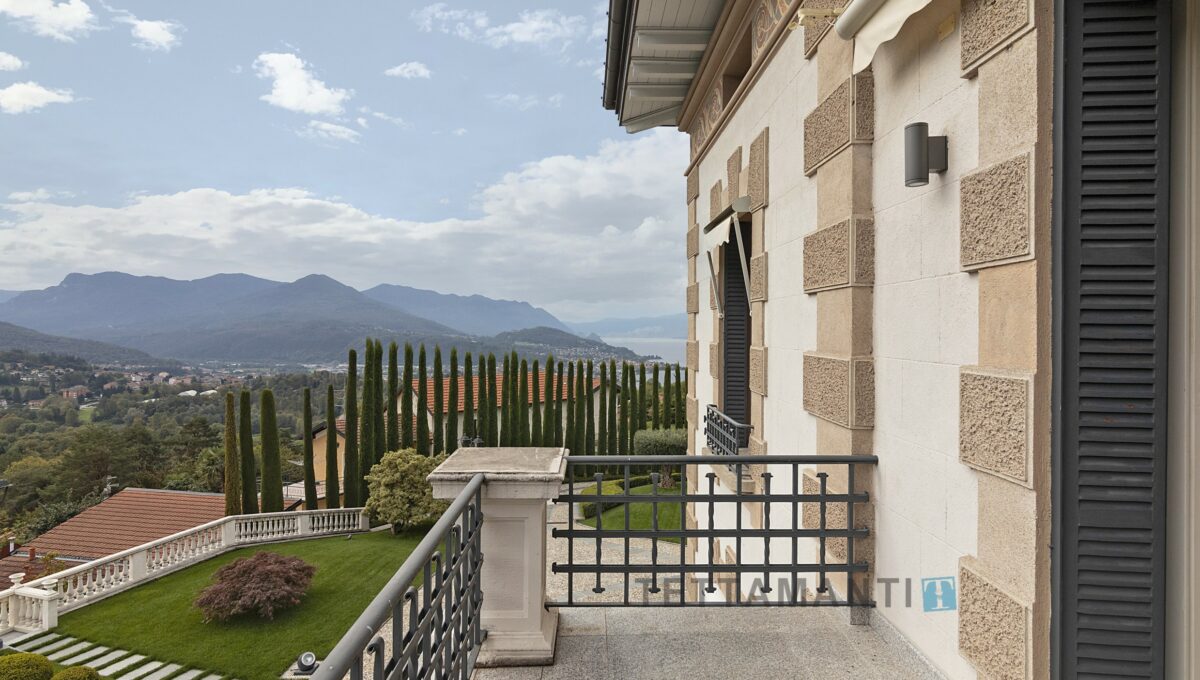 Spectacular Villa Lake Maggiore for sale