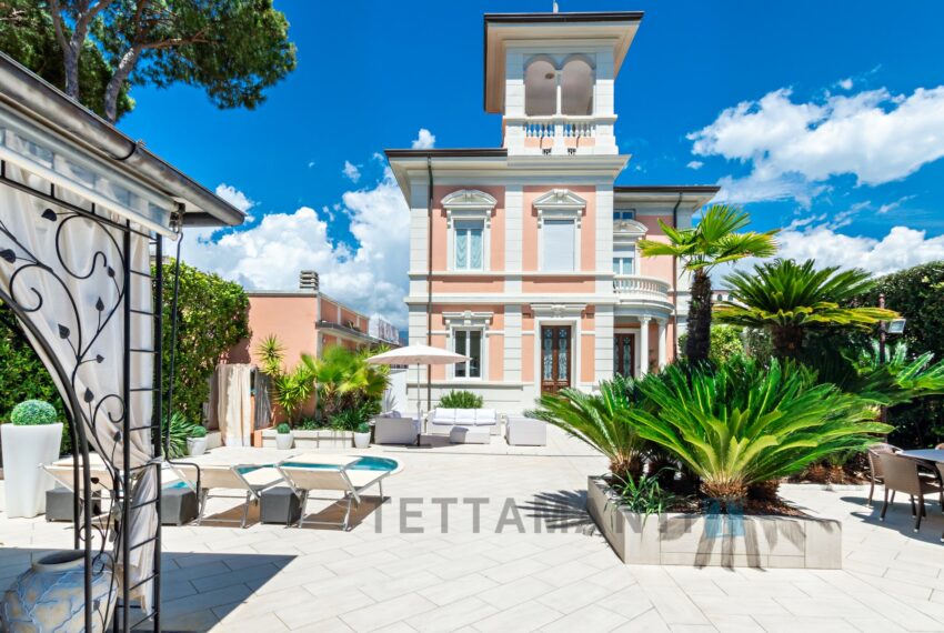 Forte dei Marmi Exclusive Art Nouveau Villa (18)