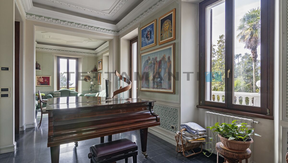 Luino Lake Maggiore Historic Villa for sale (10)