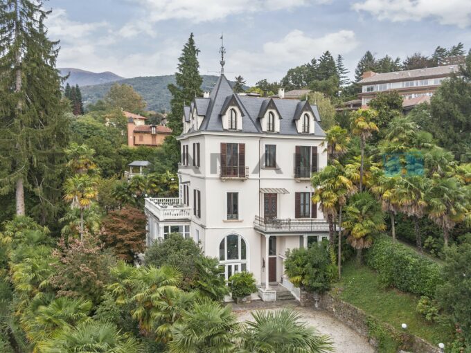 Luino Lake Maggiore Historic Villa for sale