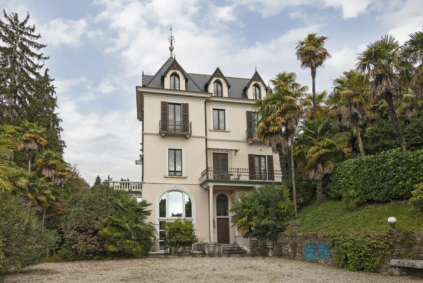 Luino Lake Maggiore Historic Villa for sale (3)