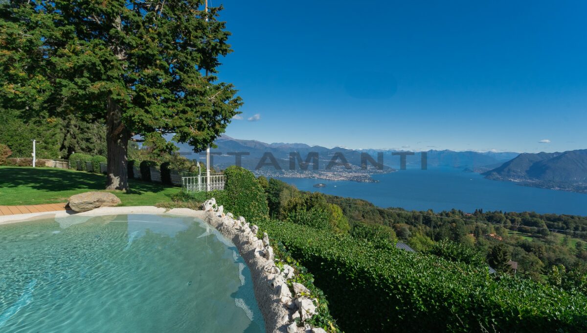 Lake Maggiore: exclusive villa
