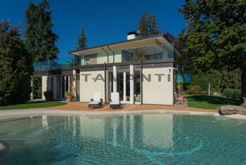 Lake Maggiore exclusive villa for sale