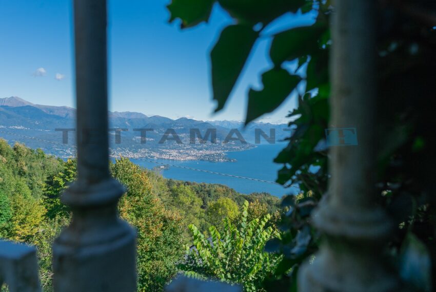 Lake Maggiore exclusive villa for sale