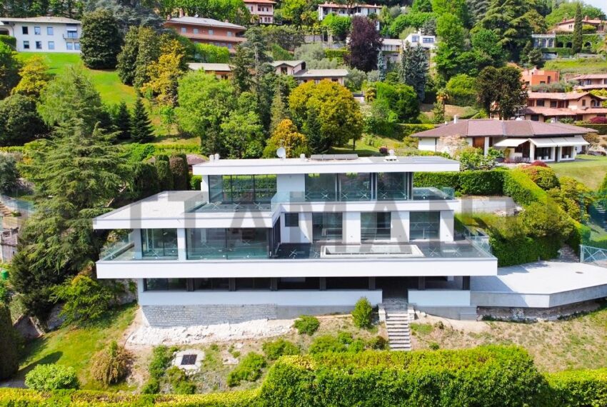 MODERN UNIQUE VILLA LAKE COMO