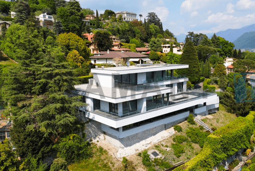 MODERN UNIQUE VILLA LAKE COMO