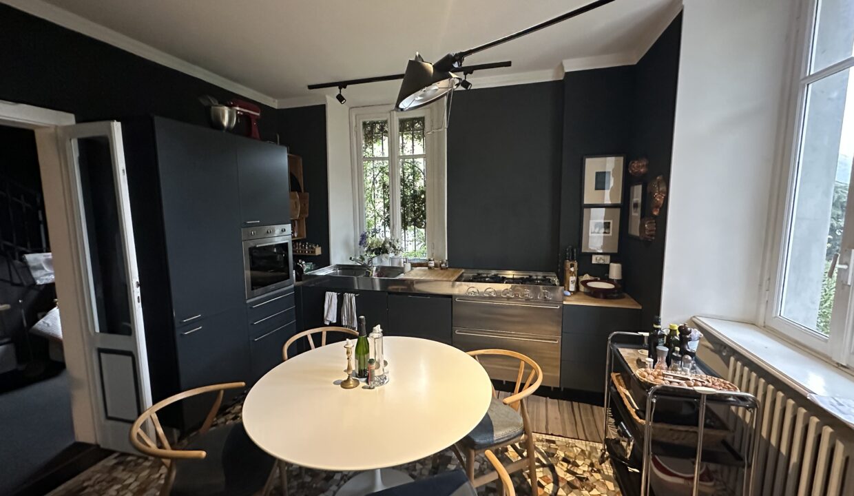 Como villa lake view for sale