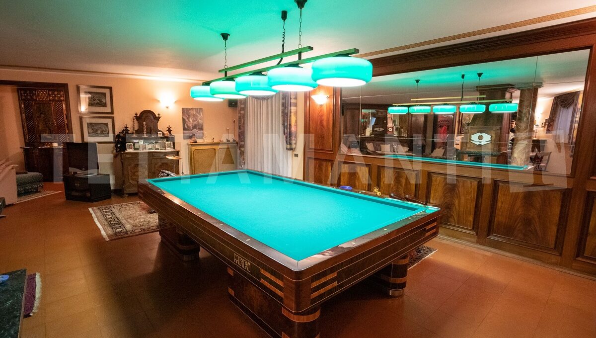pool room