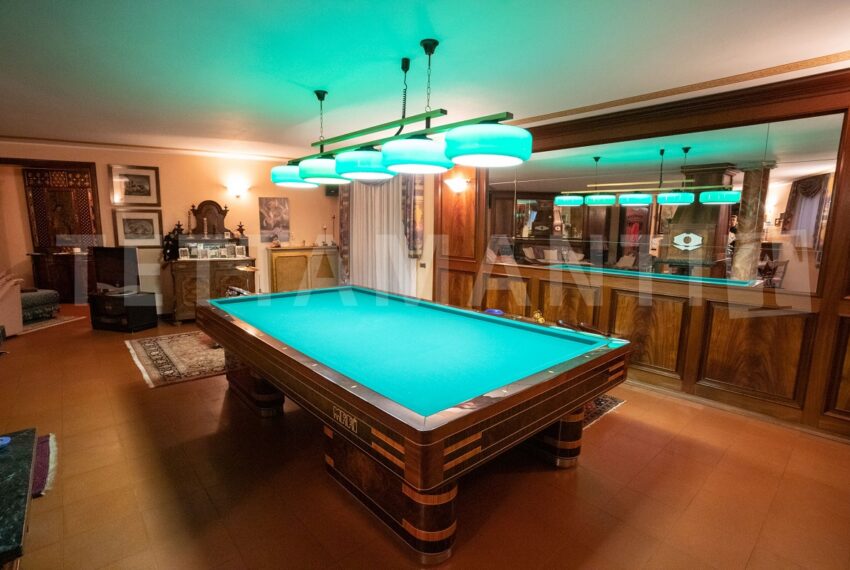 pool room