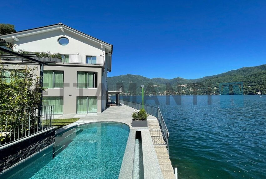 villa luxury rental lake front como