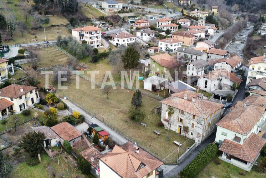 Lake Como - Stone house for sale with building land (10)