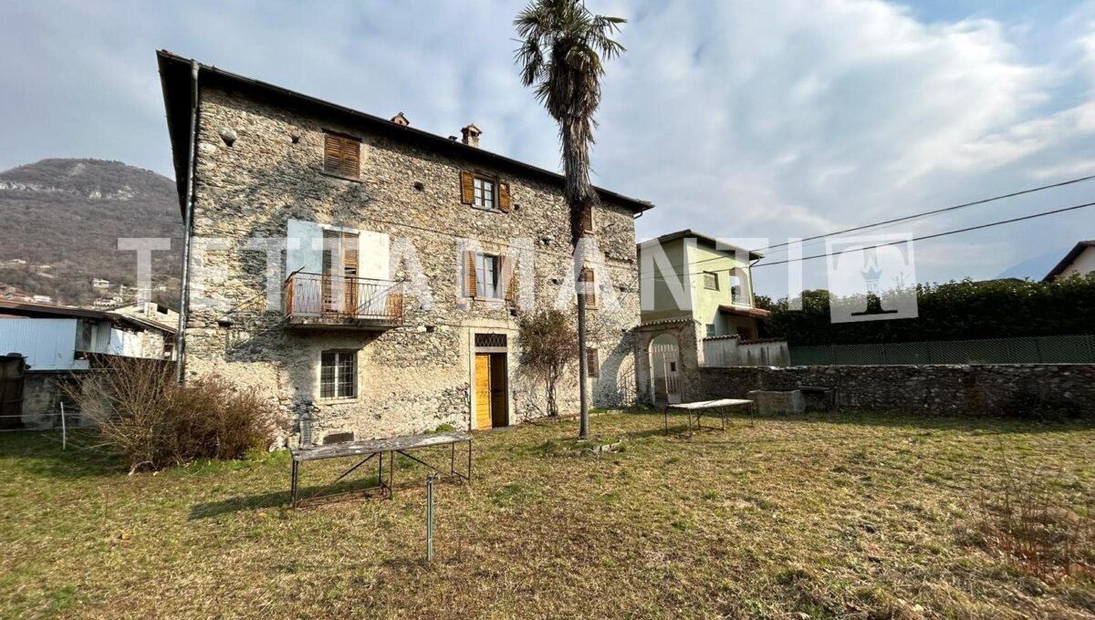 Lake Como - Stone house for sale with building land (13)