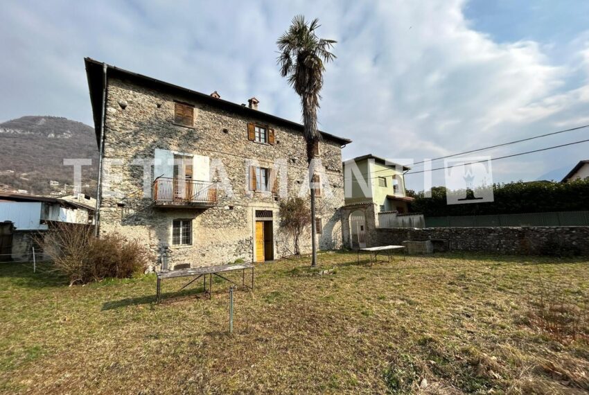 Lake Como - Stone house for sale with building land (13)