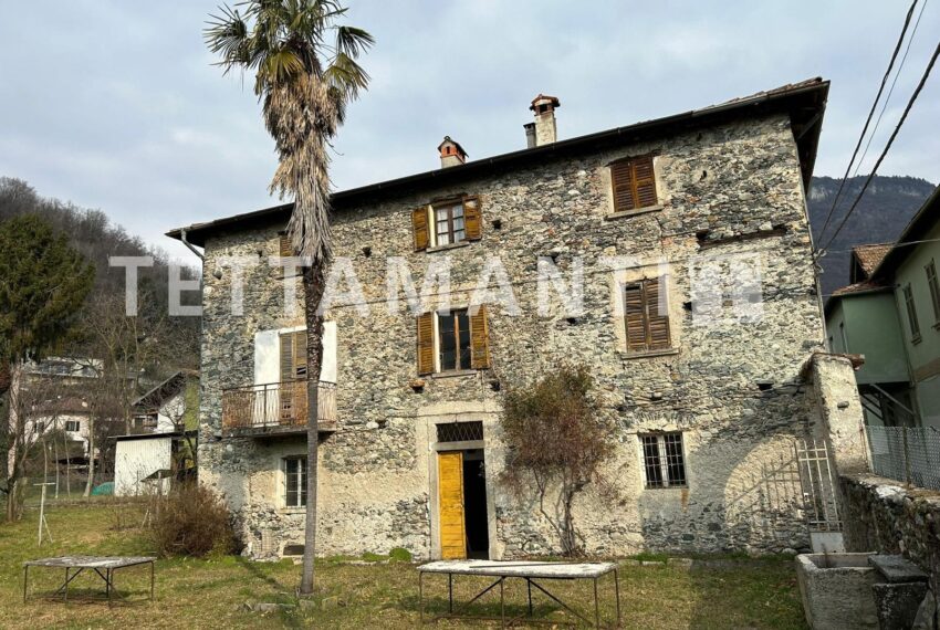 Lake Como - Stone house for sale with building land (17)