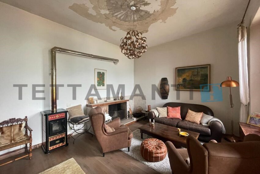 living room Torno villa for sale