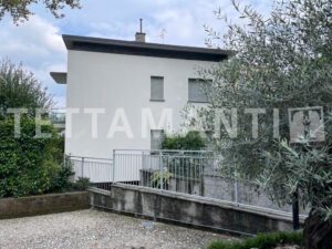 apartment for sale como center