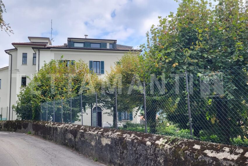 Lake Como hotel for sale