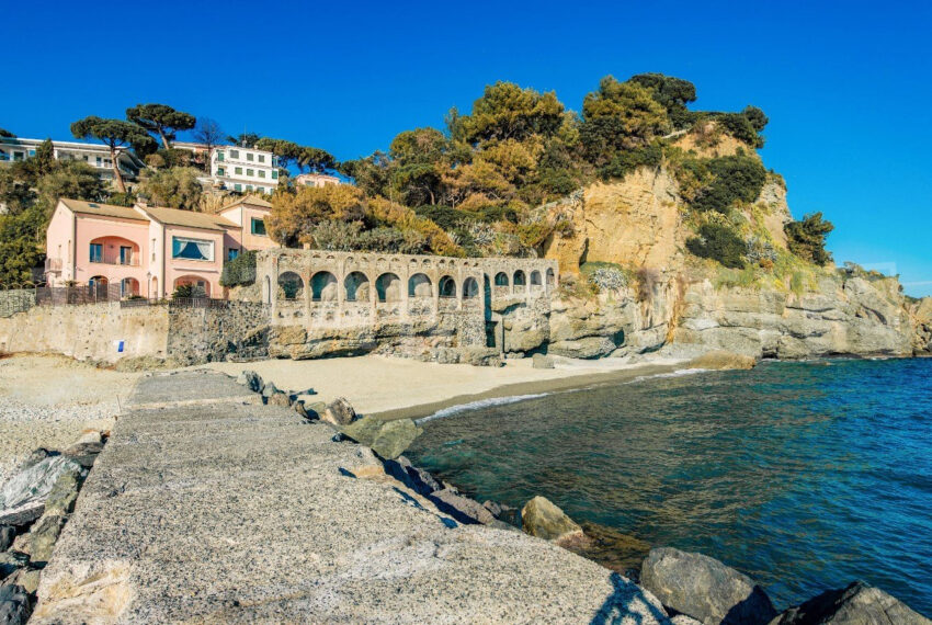 liguria front sea villa