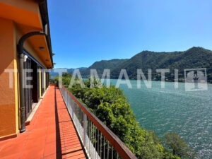villa for sale como city